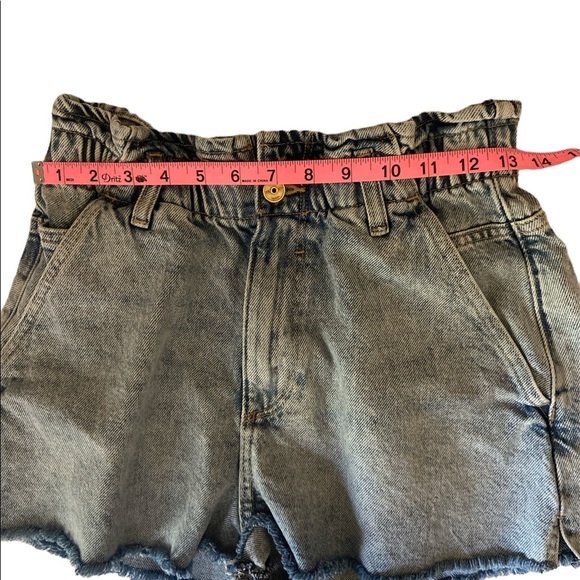 Zara 90’s distressed denim shorts frayed edges elastic waist zip button fly - Picture 6 of 7